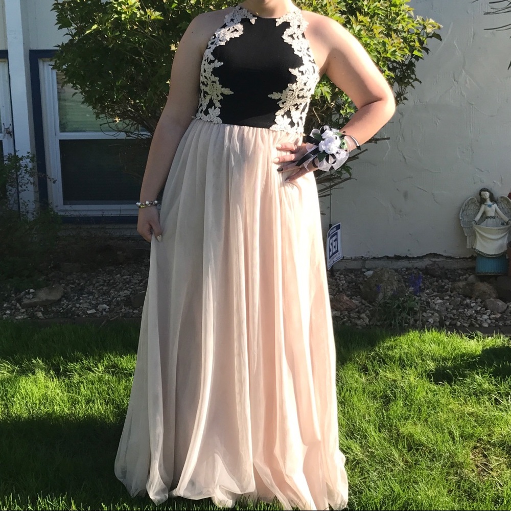 Prom Dress - Picture 2 of 4